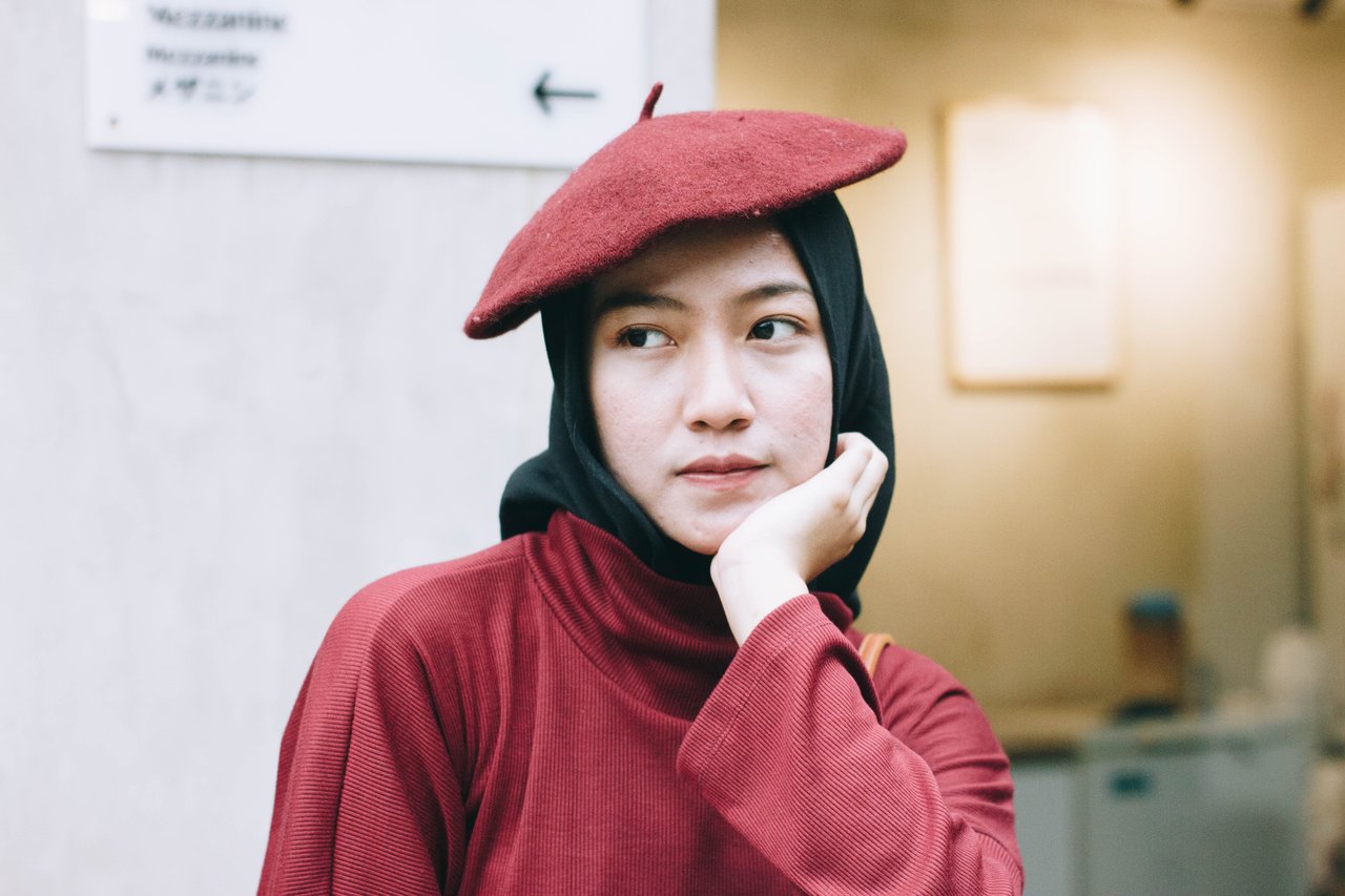 Trik Jenius Agar Makeup Tidak Menempel Di Hijab Kesayangan