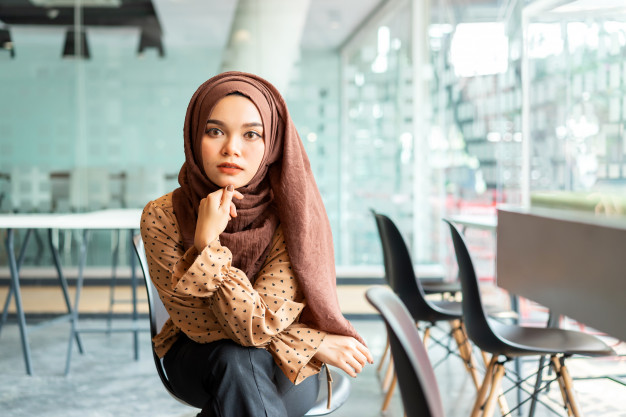 Intip Trik Sederhana, Memilih Bahan Hijab Sesuai Bentuk Wajah