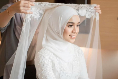Ini 5 Hal yang Perlu Dipertimbangkan untuk Menentukan Gaun Pengantin Berhijab