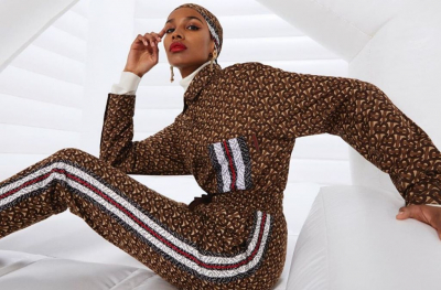 Burberry Gandeng Ikram Abdi Omar Asal Somalia sebagai Model Berhijab Pertamanya