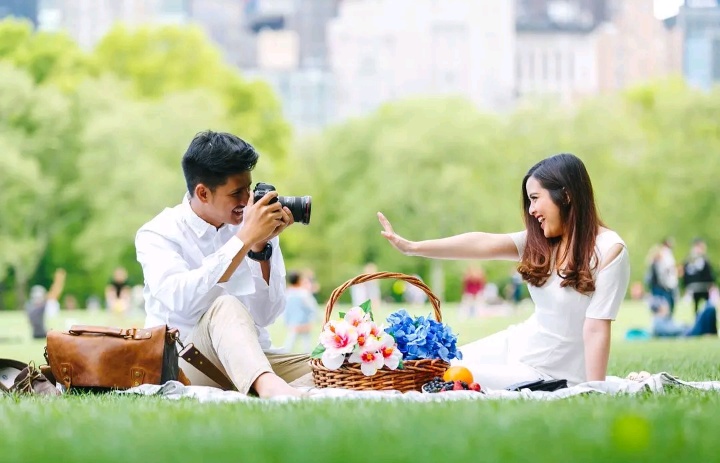 5 Tanda Pria Serius Jalani Hubungan Asmara dengan Kamu 