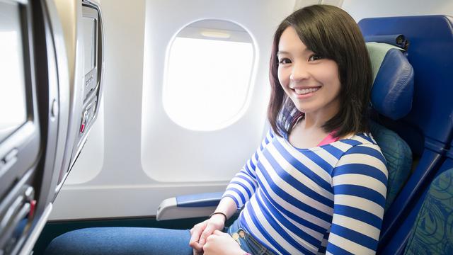 Tips Ampuh Mengatasi Rasa Takut Naik Pesawat Terbang