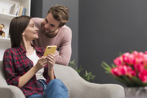 Stalking Mantan! Mempunyai Efek Negatif Buat Kesehatan Loh