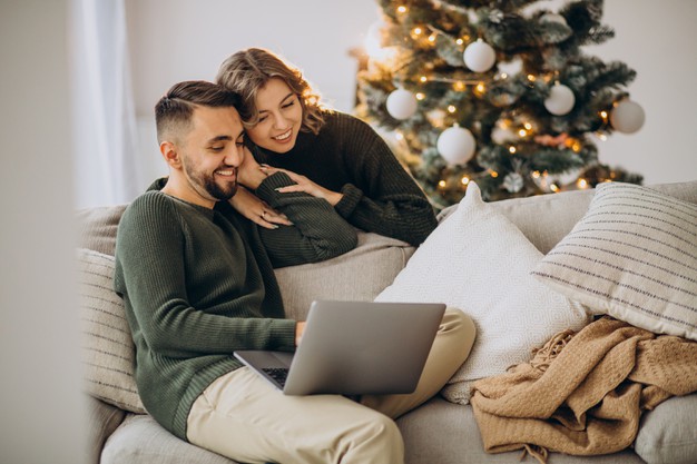 Tetap Terhubung Dengan Orang-Orang Tercinta Di Hari Natal Dengan Cara Sederhana