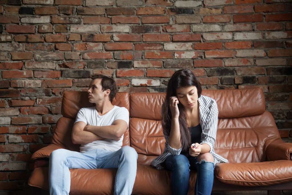 Barangkali Kamu Hanya Jenuh, Ini 5 Tips Mengatasi Hubungan Yang Tidak Hangat Lagi