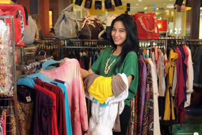 Gaya Berbelanja Seseorang Menurut Zodiaknya 