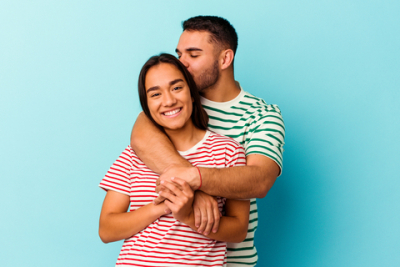 10 Pantun Cinta yang Bikin Hati Jatuh Cinta