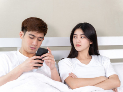 6 Cara Menghadapi Sikap Pasangan yang Cuek Jadi Lebih Perhatian 