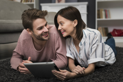 5 Tanda Kamu Diam-Diam Menyukai Sahabat Priamu, Pernah Merasakannya?