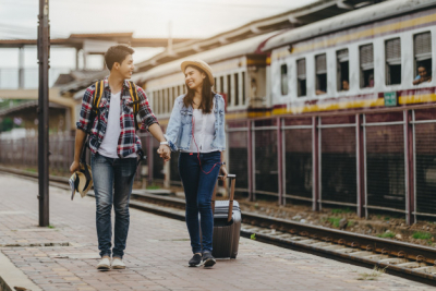 6 Cara Menyusun Barang Bawaan Traveling Jadi Praktis Tanpa Beli Bagasi 