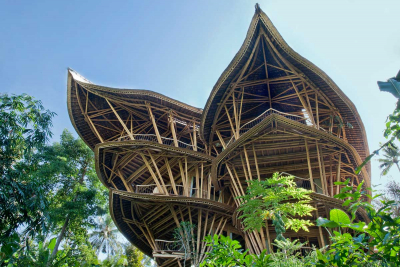 Menikmati Staycation Seru di Vila Bambu Sharma Springs Bamboo House Bali 