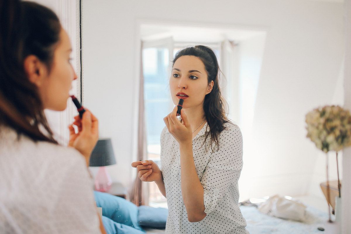 Agar Makeup Tidak Mudah Luntur, Pemilik Kulit Berminyak Wajib Punya 7 Beauty Products Ini