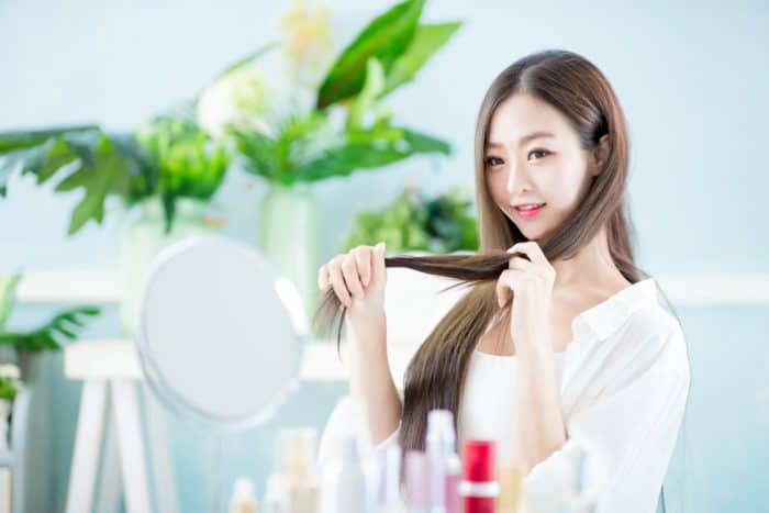 6 Tips Merawat Hair Extension dari Para Penata Rambut Profesional 