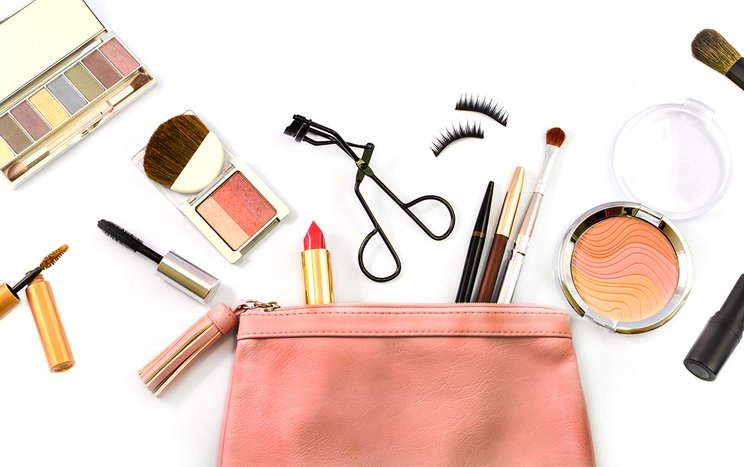 Peralatan makeup yang bisa dipakai suami-istri