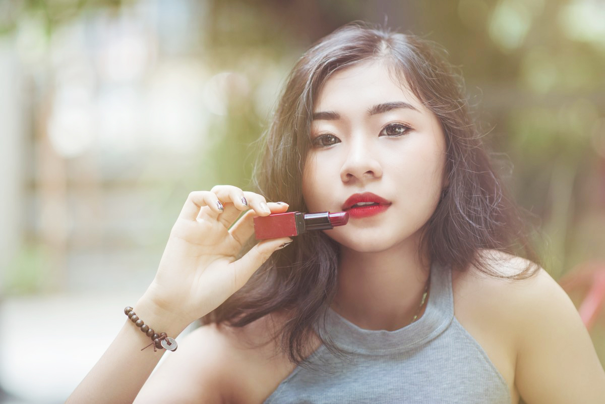 Tren Warna Lipstik Terbaru Di Tahun 2020, Apa Warna Lipstik Favorit Kamu Yang Paling Menggambarkan Kepribadian Kamu?