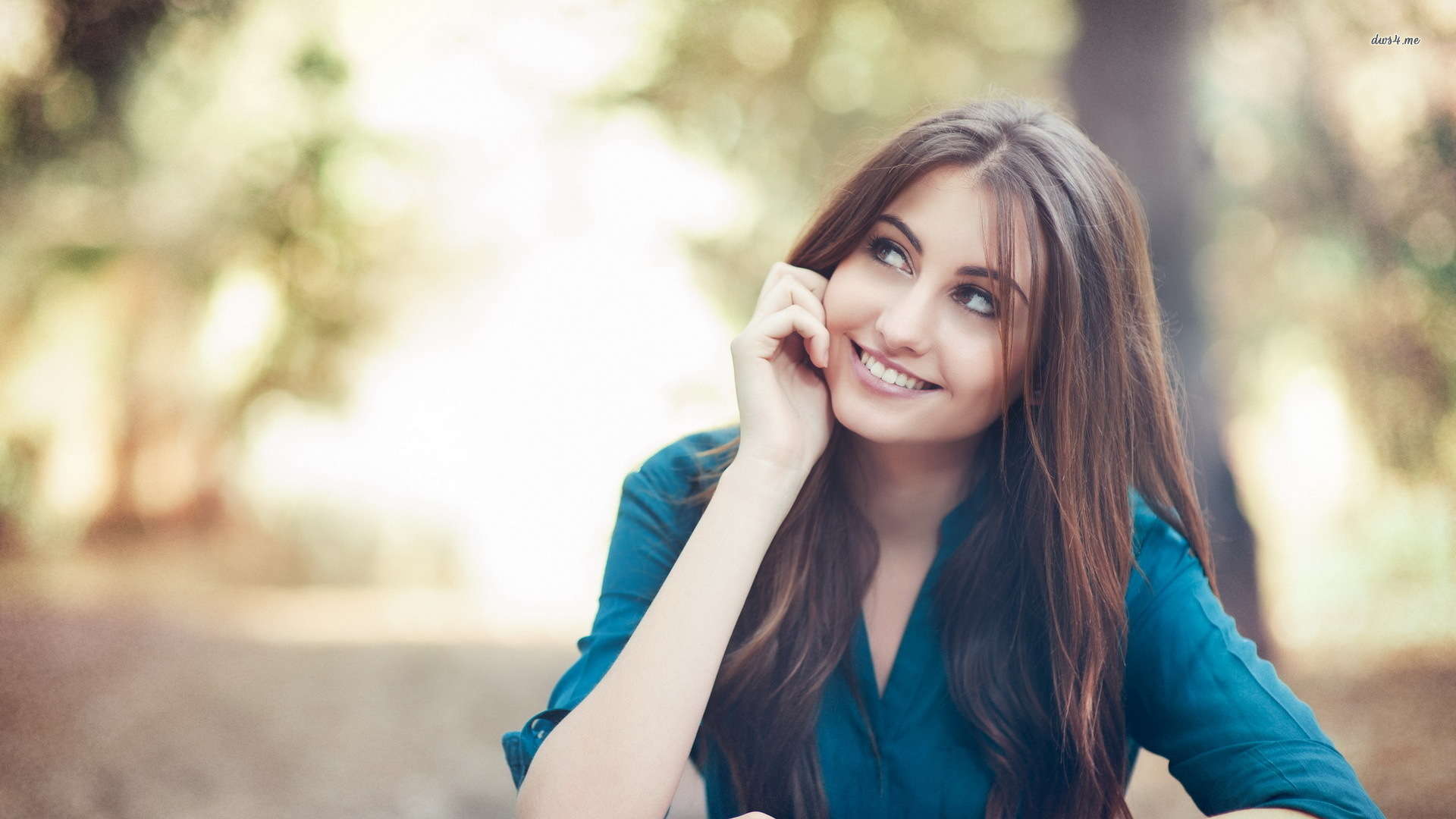 6 Cara Alami Merawat Rambut Tipis agar Tebal dan Bervolume 