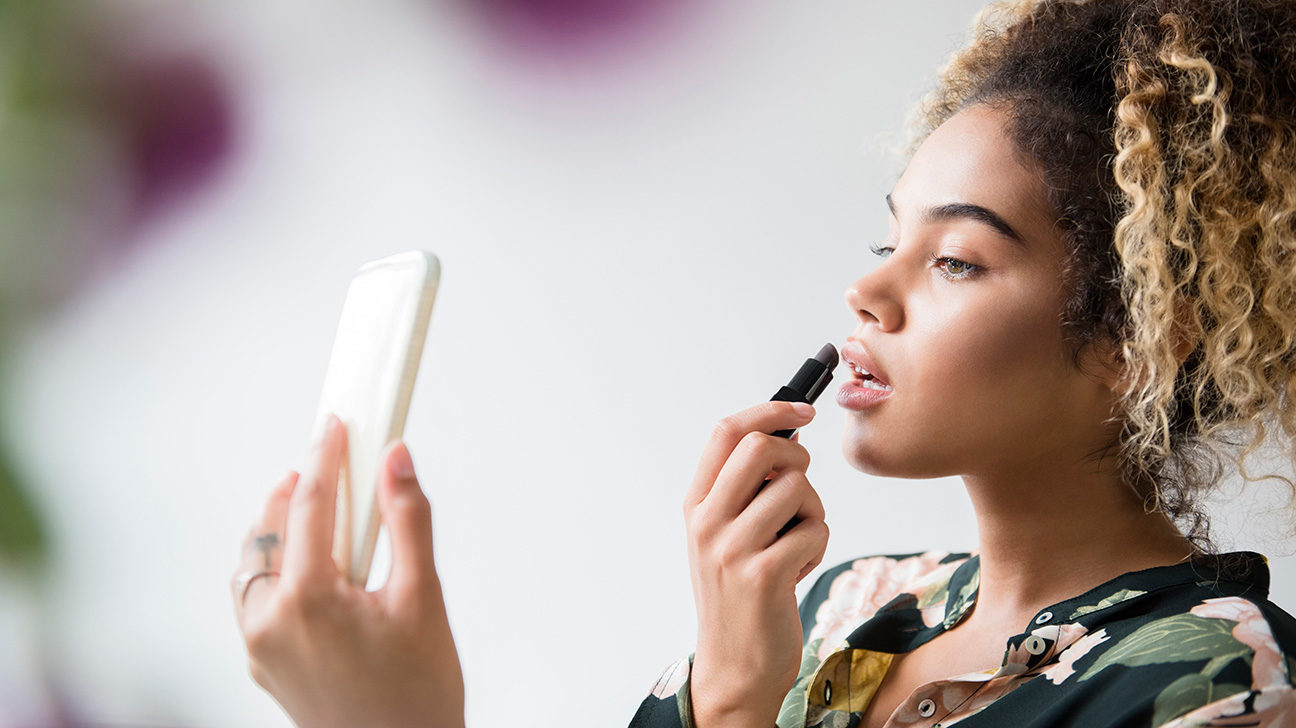 Buat Newbie, Ini 7 Peralatan Makeup Natural Yang Harus Dimiliki Oleh Pemula