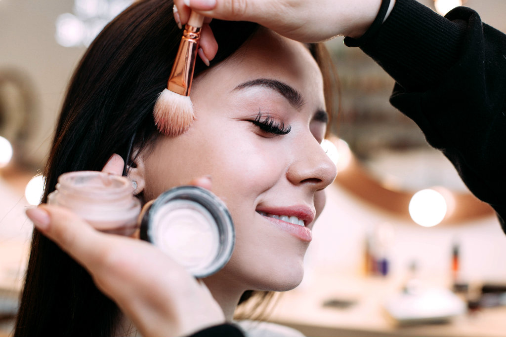 Sweat-Proof Makeup, Ini Lho 6 Tips Makeup Untuk Wajah Mudah Berkeringat