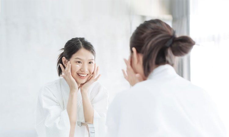 5 Langkah Perawatan Wajah di Pagi Hari agar Kulit Sehat dan Glowing 