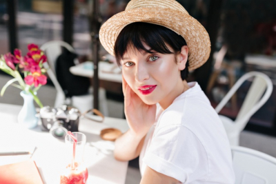 Tips Wajah Terlihat Dolphin Skin Dengan Tampilan Wajah Hyper Glowing