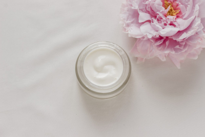 5 Produk Moisturizer Terbaik Yang Dapat Menjaga Kelembaban Kulit Wajah