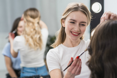 5 Alat untuk Aplikasikan Foundation Sesuai Jenis dan Hasilnya, Mana yang Menjadi Favoritmu?