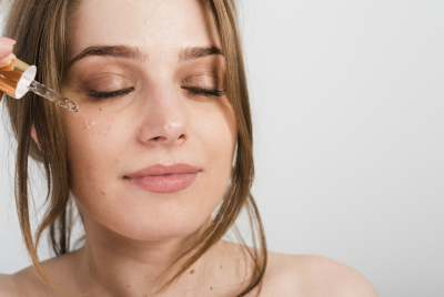 Produk Skincare Wajib Punya, Ini 5 Manfaat Serum Vitamin C untuk Kulitmu