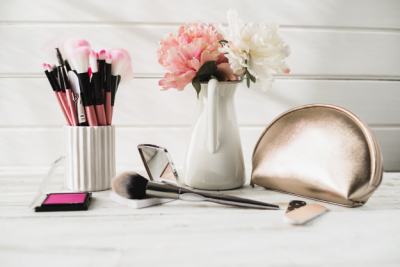 Mau Jadi Beauty Blogger Jangan Lupa Beli 7 Beauty Tools Ini