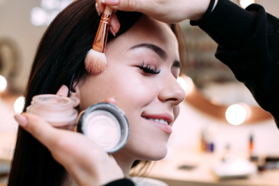 Panduan Makeup untuk Kulit Kering agar Dandanan Tidak Cakey 