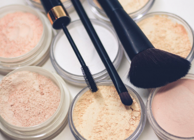 Untuk Para Pemula: Ini Bedanya Cushion, Loose Powder dan Powder Compact Foundation