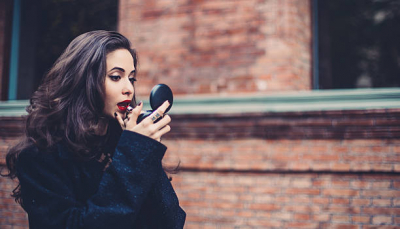 Memilih Warna Lipstick Sesuai Warna Kulit