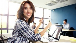 5 Tips Agar Senantiasa Bahagia di Kantor yang Akan Membuat Kehidupan Kamu Lebih Berwarna