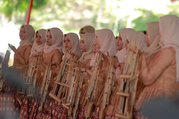 11 Jenis Angklung Asli Indonesia