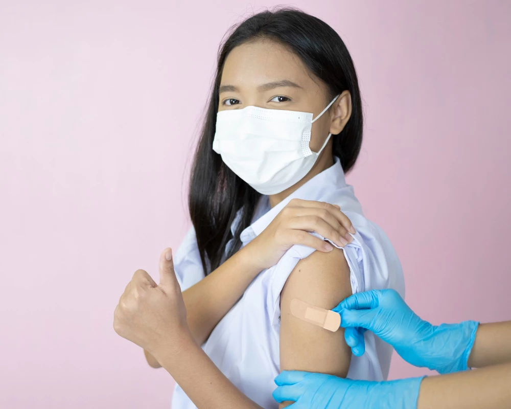 Meski Sudah Vaksin, Tetap Pakai Masker Ini Alasannya