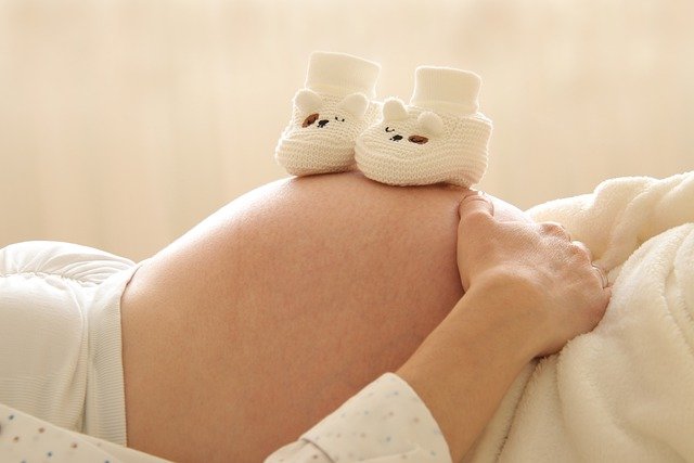 Masuk Kehamilan Dua Bulan, Wajib Konsumsi 6 Buah Ini!