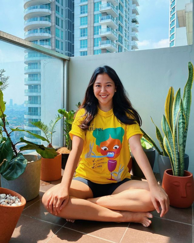 Tebar Semangat dilakukan Sherina Munaf meskipun Positif Covid 19