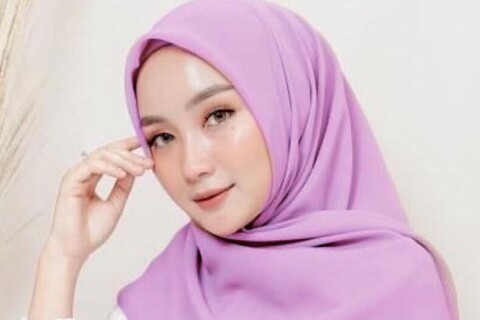 10 Pilihan Warna Hijab Yang Bikin Wajah Cerah Dan Tampak Lebih Cantik