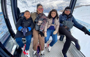 Yuk Intip 7 Gaya OOTD Krisdayanti Saat Liburan Bersama Keluarga