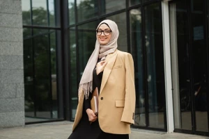 5 Outfit Style Hijab Kantor Kasual dan Modis