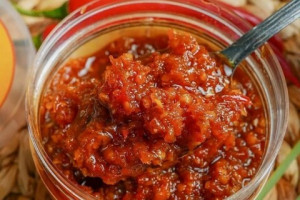 4 Cara Membuat Sambal Bawang yang Enak dan Pedasnya Mantap