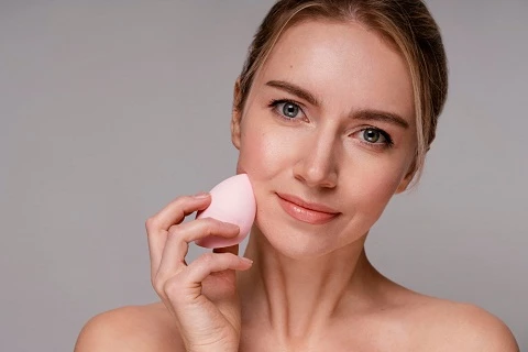 Rekomendasi 7 Beauty Blender yang Bagus Merek Lokal
