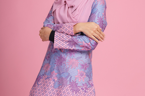Kira-kira Baju Ungu Cocok dengan Hijab Warna Apa Ya?