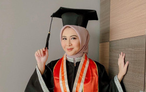 13 Langkah Make Up Wisuda Simple Dan Tahan Lama, Wajib Coba!