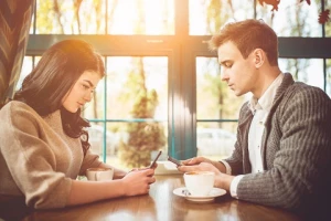 Bosen Jomblo? Yuk Coba 7 Dating App Online Ini!