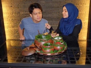 Dimas Seto dan Istri Alih Profesi dari Artis Jadi Penjual Angkringan