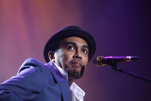 Chords Gitar dan Lirik Lagu Kisah Romantis dari Glenn Fredly