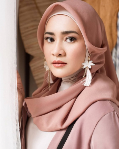 Lirik dan Chord ‘Bulan Bawa Bintang Menari Iringi Langkahku’ 