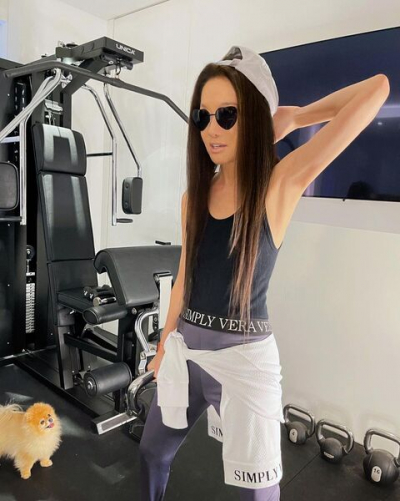 Lincah! 7 Potret Vera Wang yang Tetap Muda Hingga Sekarang