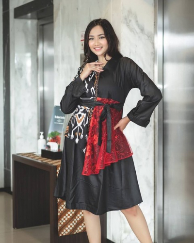Panduan 6 Model Baju Batik untuk Wanita Gemuk