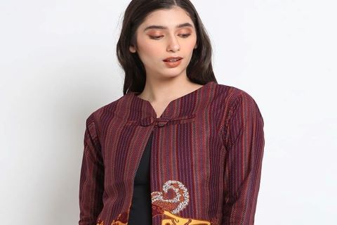 4 Referensi Model Baju Blazer Batik Modern Buat Anda Tampil Lebih Trendi